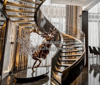 Cầu thang xoắn ốc nhà cao tầng đẹp tại TPHCM