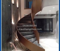 Cầu thang xoắn sang trọng cho Penhouse tại Sài Gòn