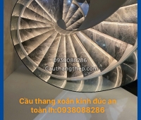 Cầu thang xoắn tại Long Xuyên