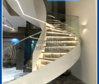 Cầu thang xoắn ốc cho Penhouse sang trọng HCM