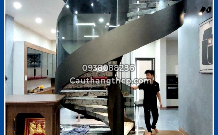 Cầu thang xoắn ốc biệt thự tại quận 7