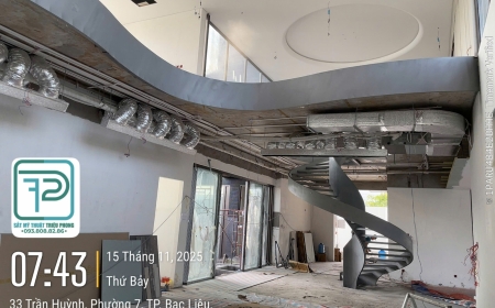 Cầu thang xoắn inox căn hộ tại Sài Gòn